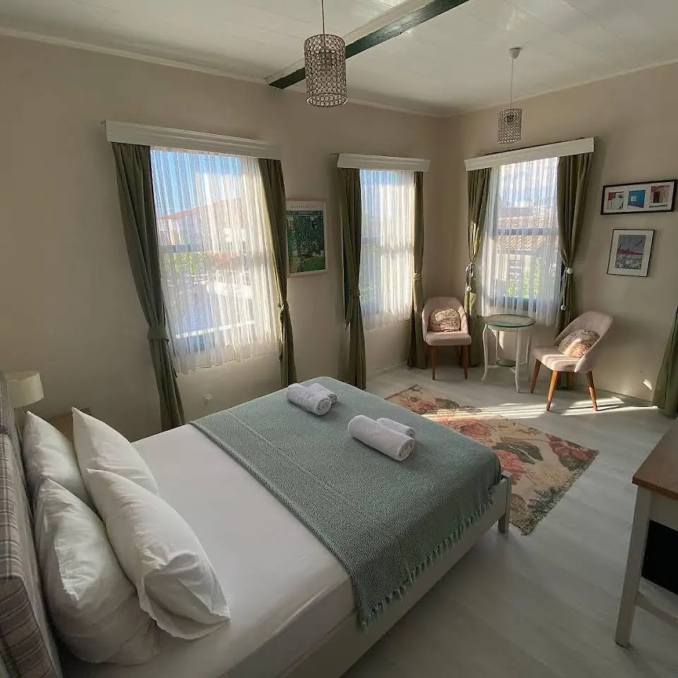 Garden Palace Boutique Hotel Kuşadası 2*,